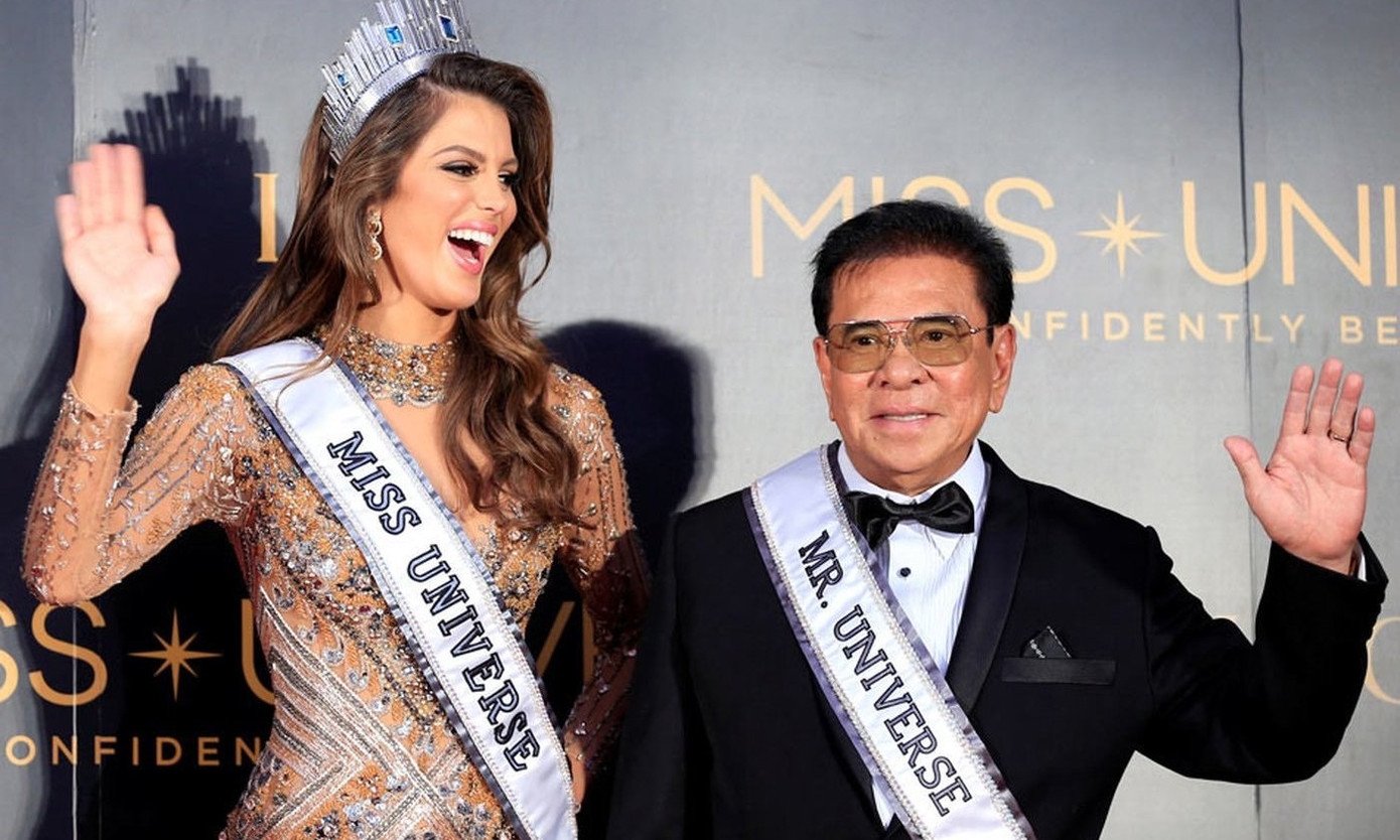 Ông Chavit Singson và Hoa hậu Hoàn vũ 2016 Iris Mittenaere.