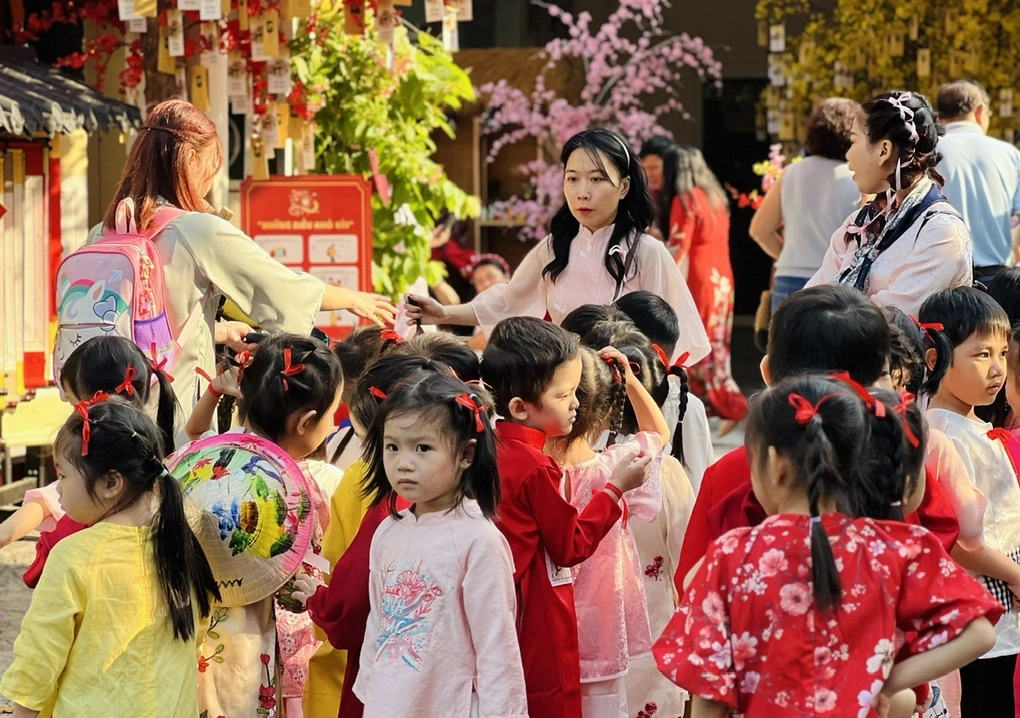 Chờ lịch nghỉ Tết của học sinh TPHCM: Giáo viên cũng... khóc ròng - 1