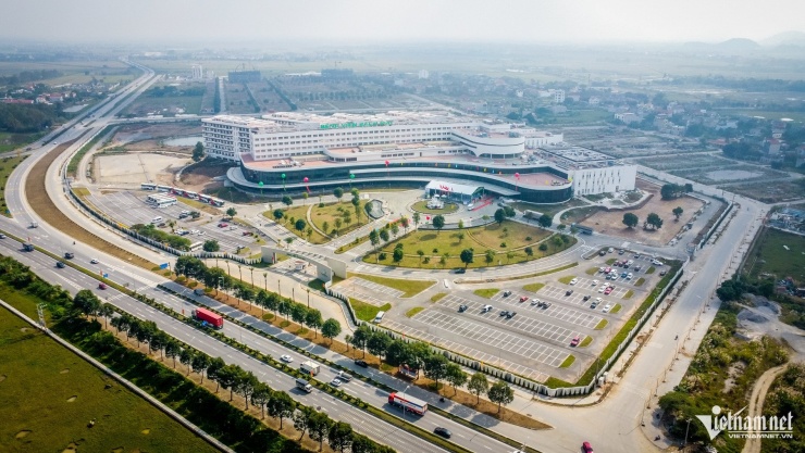 'Choáng ngợp' với hình ảnh trong Bệnh viện Bạch Mai cơ sở 2 vừa khánh thành - 1