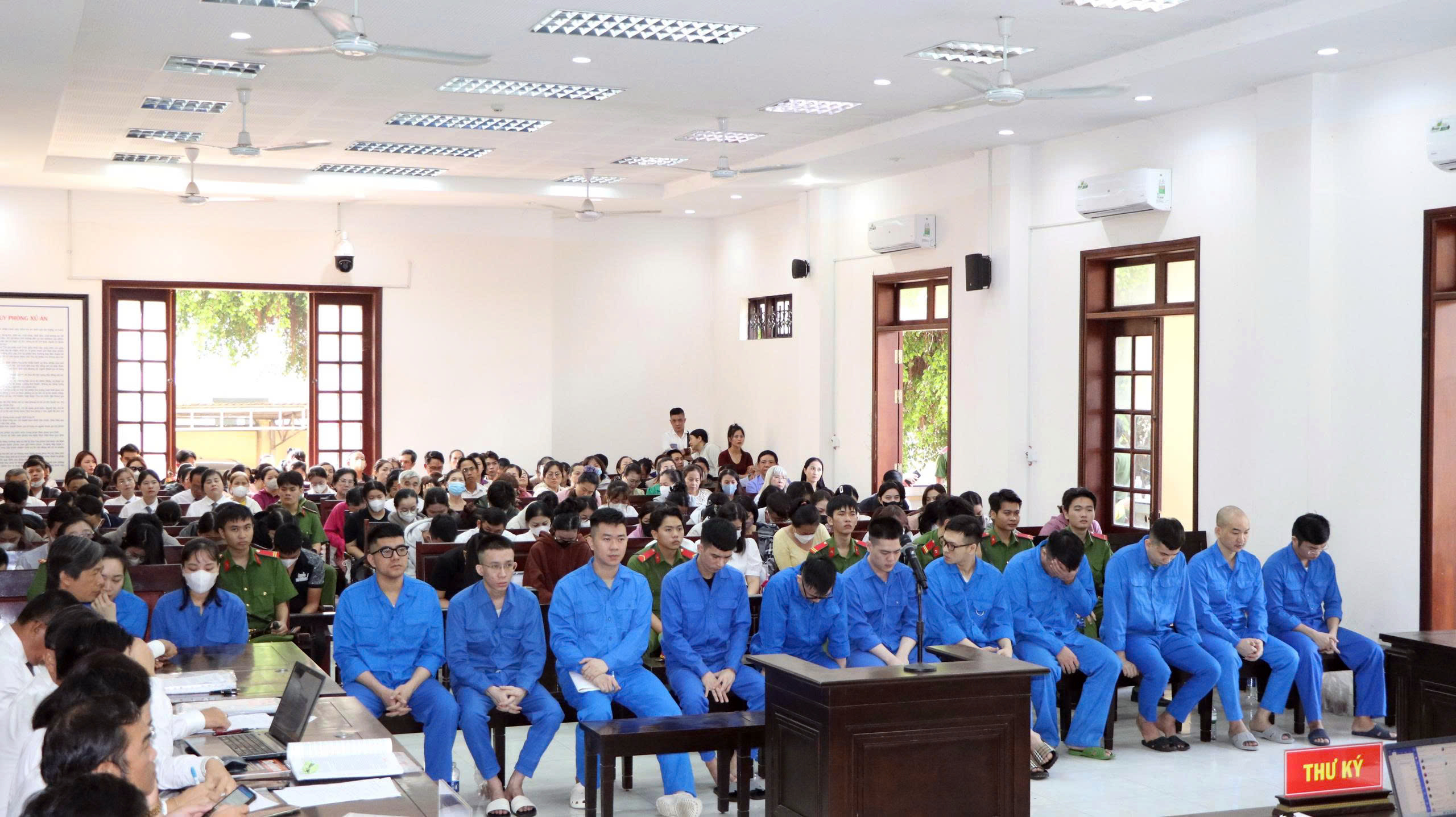 Chủ mưu vụ 'lùa' khách hàng từ TP.HCM về Đồng Nai mua đất bị tuyên 18 năm tù 1 mua đất - Ảnh 1.