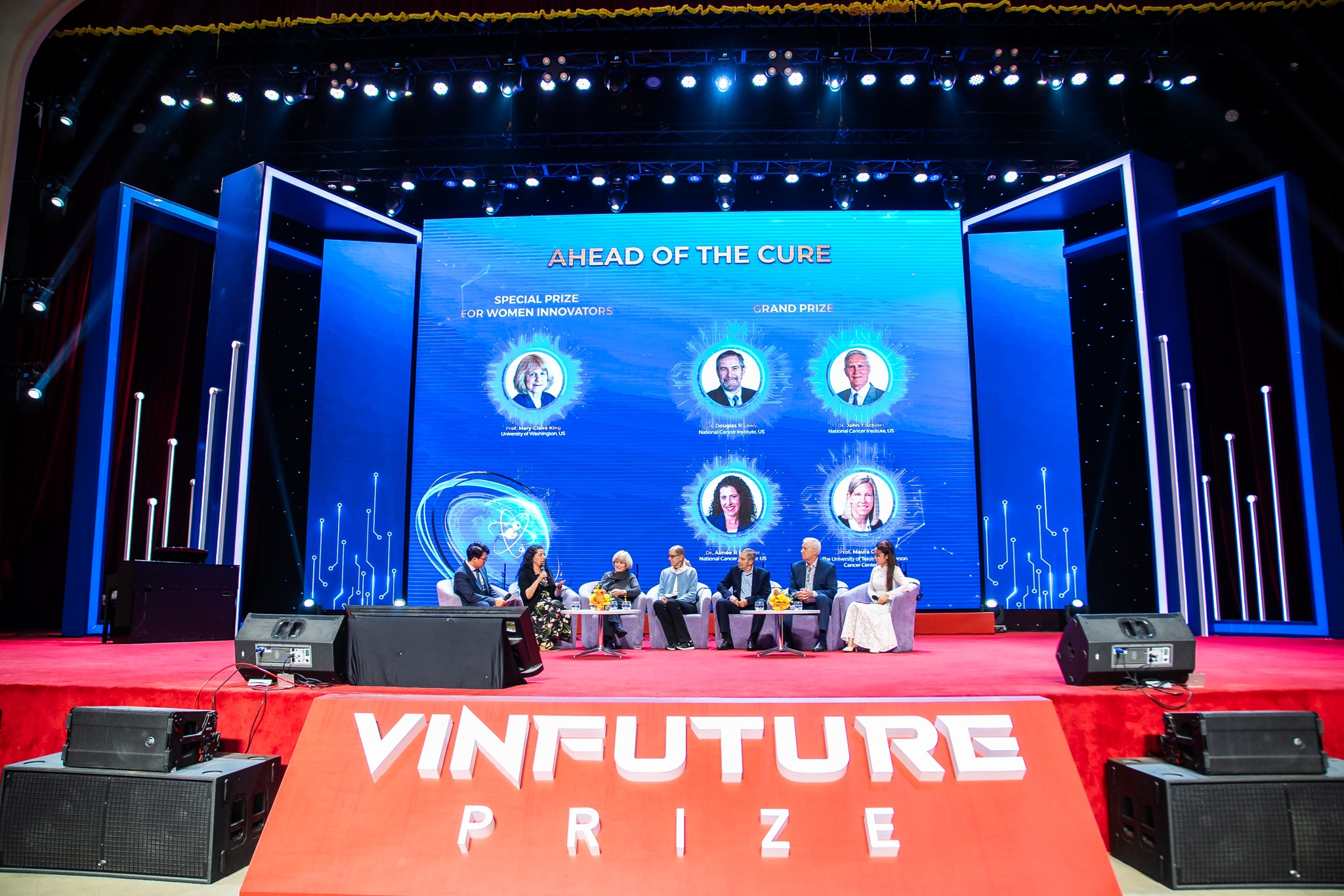 Chủ nhân Giải thưởng VinFuture 2025: Người trẻ hãy kiên cường với những ý tưởng 'vô lý' - Ảnh 4.