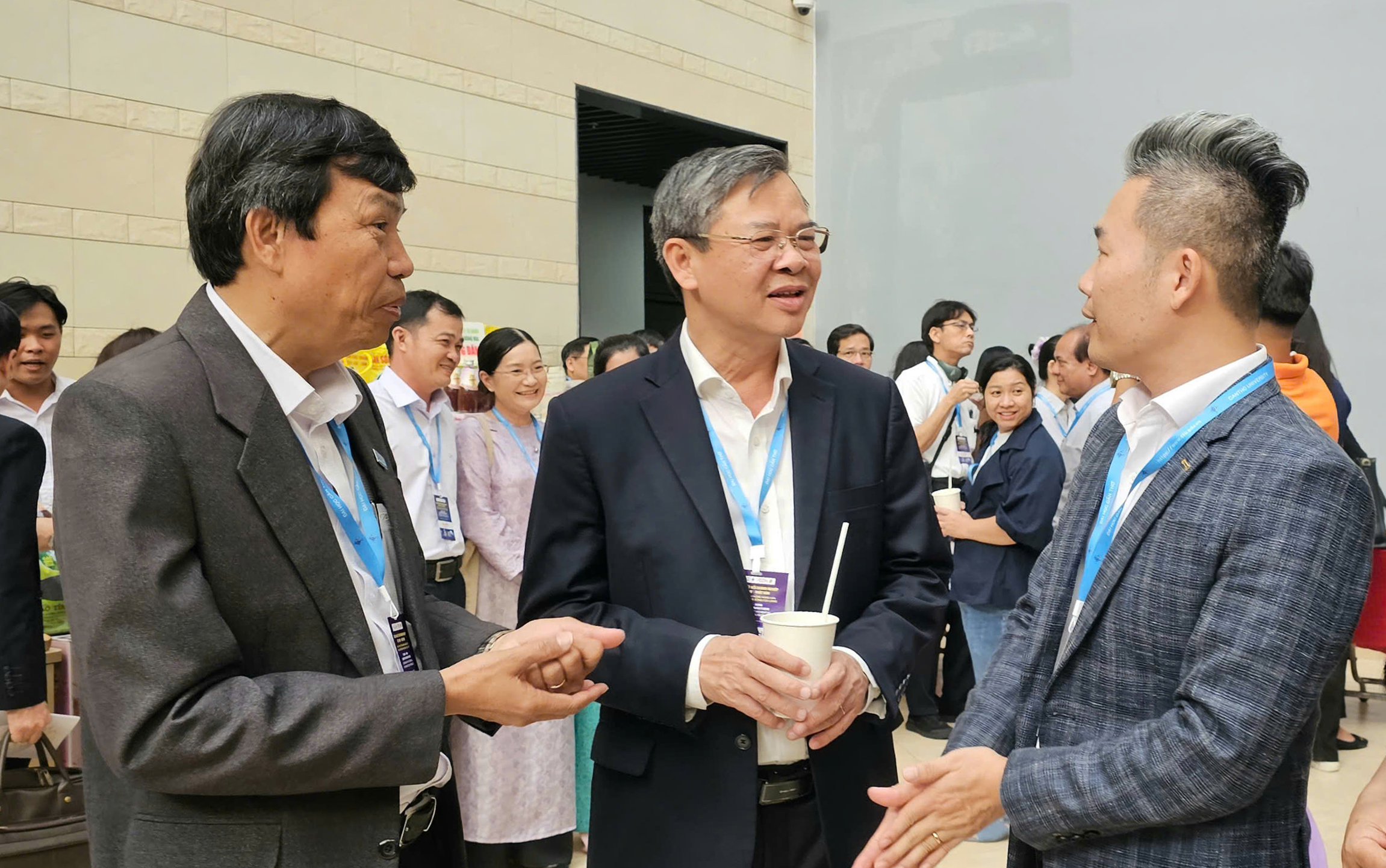 Chủ tịch Cần Thơ nói về ý tưởng ‘thung lũng thực phẩm’ ở Đồng bằng sông Cửu Long 1 Chủ tịch Cần Thơ nói về ý tưởng ‘thung lũng thực phẩm’ ở Đồng bằng sông Cửu Long - Ảnh 1.