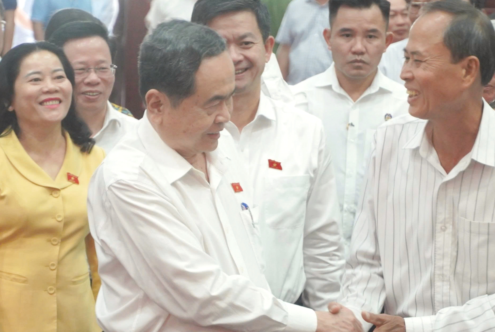 Chủ tịch Trần Thanh Mẫn và đại biểu Quốc hội tiếp xúc cử tri tại Cần Thơ 1 Chủ tịch Trần Thanh Mẫn và đại biểu Quốc hội tiếp xúc cử tri tại Cần Thơ - Ảnh 1.