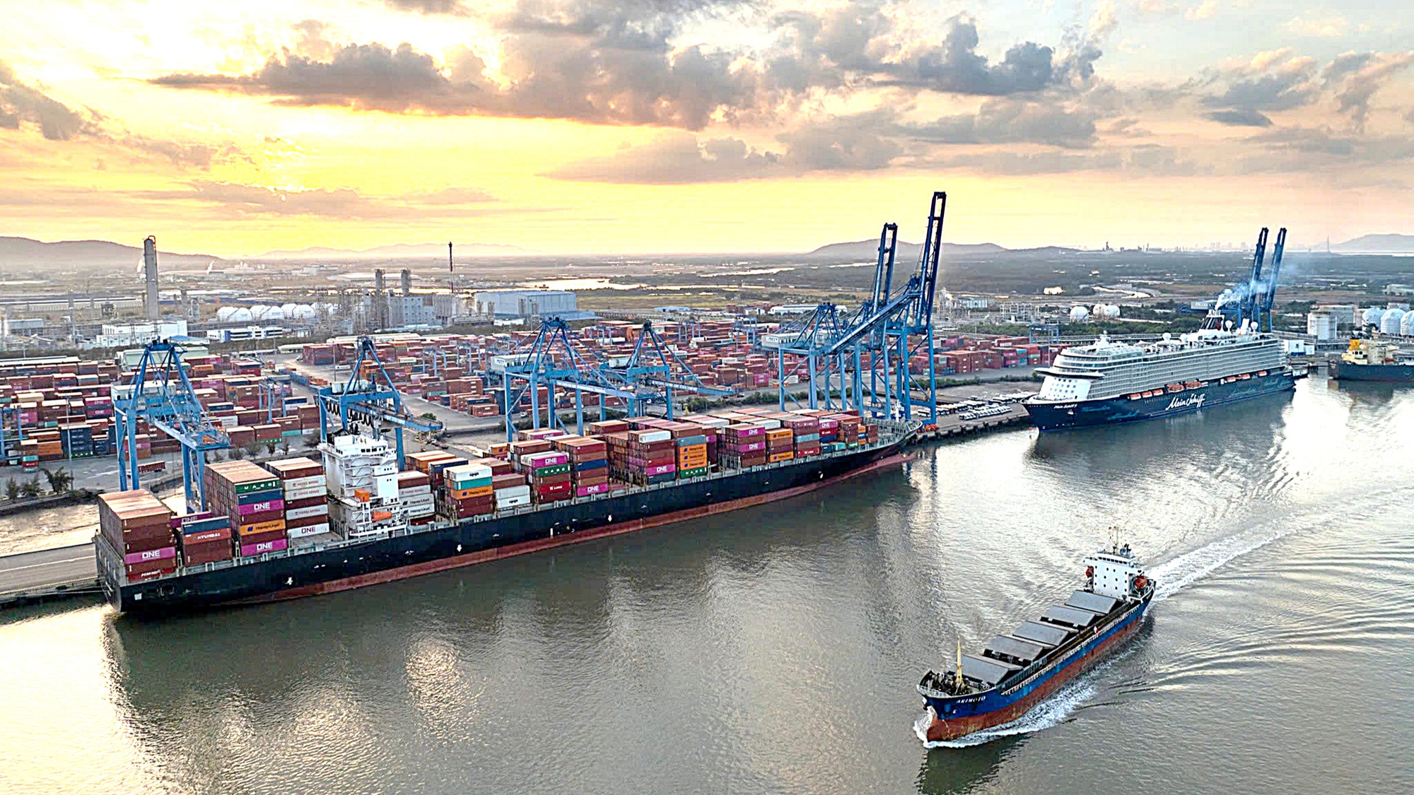 Chủ tịch UBND TP.HCM Nguyễn Văn Được: 'Cơ hội quý hơn vàng' để TP.HCM bứt phá 4 nghị quyết 98 - Ảnh 3.