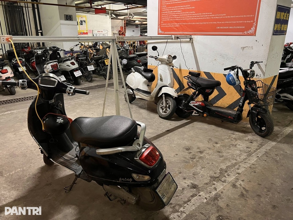 Chung cư HH Linh Đàm có được phép cấm cư dân gửi xe điện? - 1