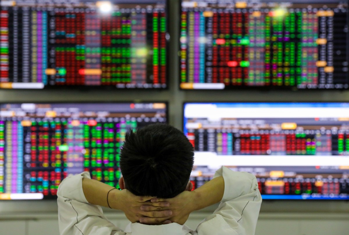 Chung khoan hom nay co the lui ve 1700 diem