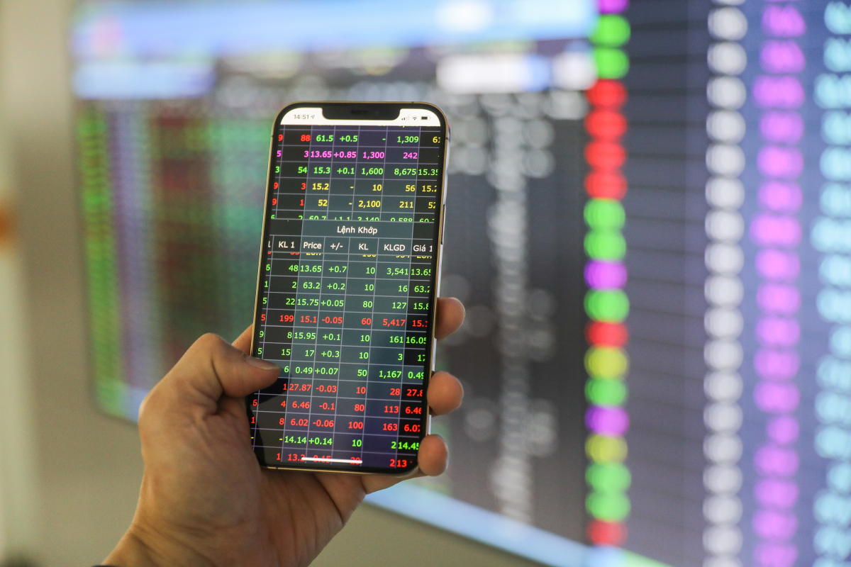 Chung khoan tang vot dau tuan