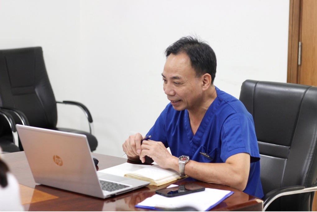 Chuyện chưa kể về quyết định “bỏ phố ra đảo” của chuyên gia hồi sức cấp cứu đầu ngành - 2