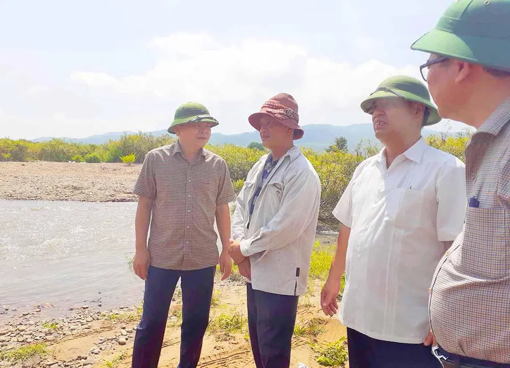 Đoàn công tác Bộ NN&MT và tỉnh Gia Lai khảo sát dự án hồ chứa nước Ia Thul năm 2022. Ảnh: ND Ho-chua-nuoc-Ia-Thul-4.000-ti-dong-hai-huyen-Ia-Pa-Krong-Pa.jpg