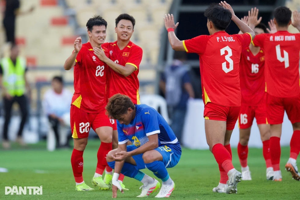 Chuyên gia châu Âu: “U22 Việt Nam thi đấu căng thẳng, sợ mắc sai lầm” - 1