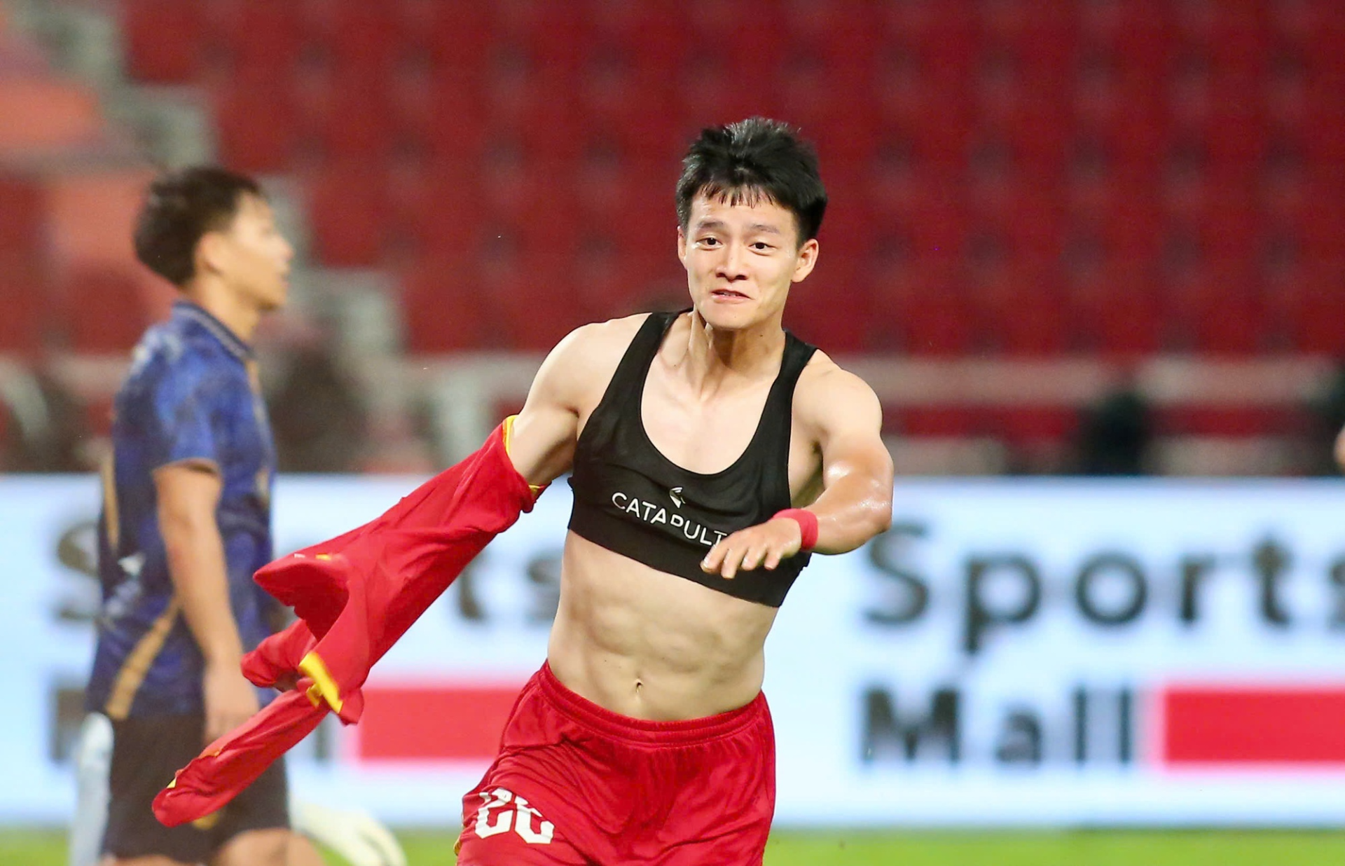 Chuyen tinh yeu xa 1700km cua nguoi hung Thanh Nhan