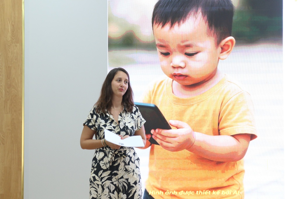 Cô giáo mầm non có nên cho trẻ xem tivi để ổn định lớp học? - 1