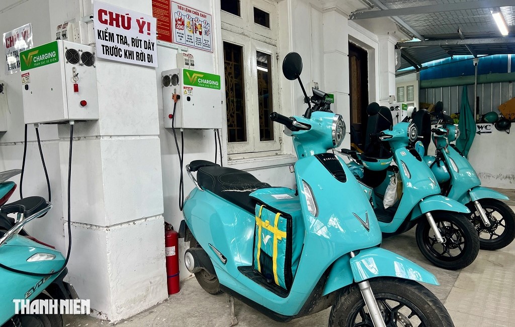 Có nên sạc xe điện qua đêm?- Ảnh 1.