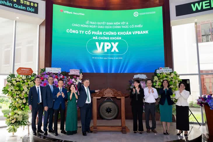 Cổ phiếu VPX của VPBankS giảm mạnh ngày chào sàn 1 VPBanks - Ảnh 1.