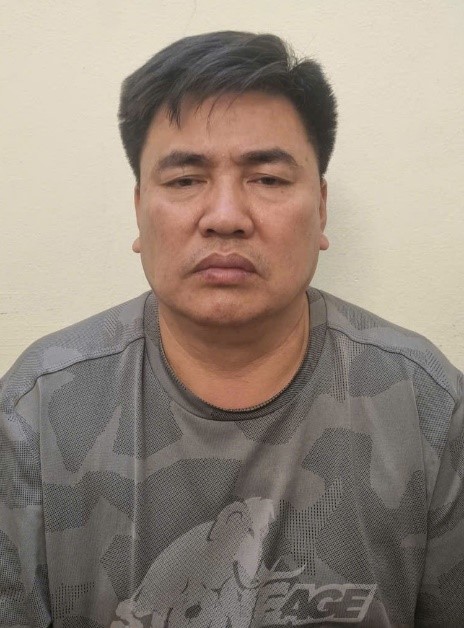 Đẩy đại úy CSGT vào xe tải: Hành vi côn đồ và hậu quả pháp lý nghiêm trọng - Ảnh 1. Đẩy đại úy CSGT vào xe tải: Hành vi côn đồ và hậu quả pháp lý nghiêm trọng - Ảnh 1.