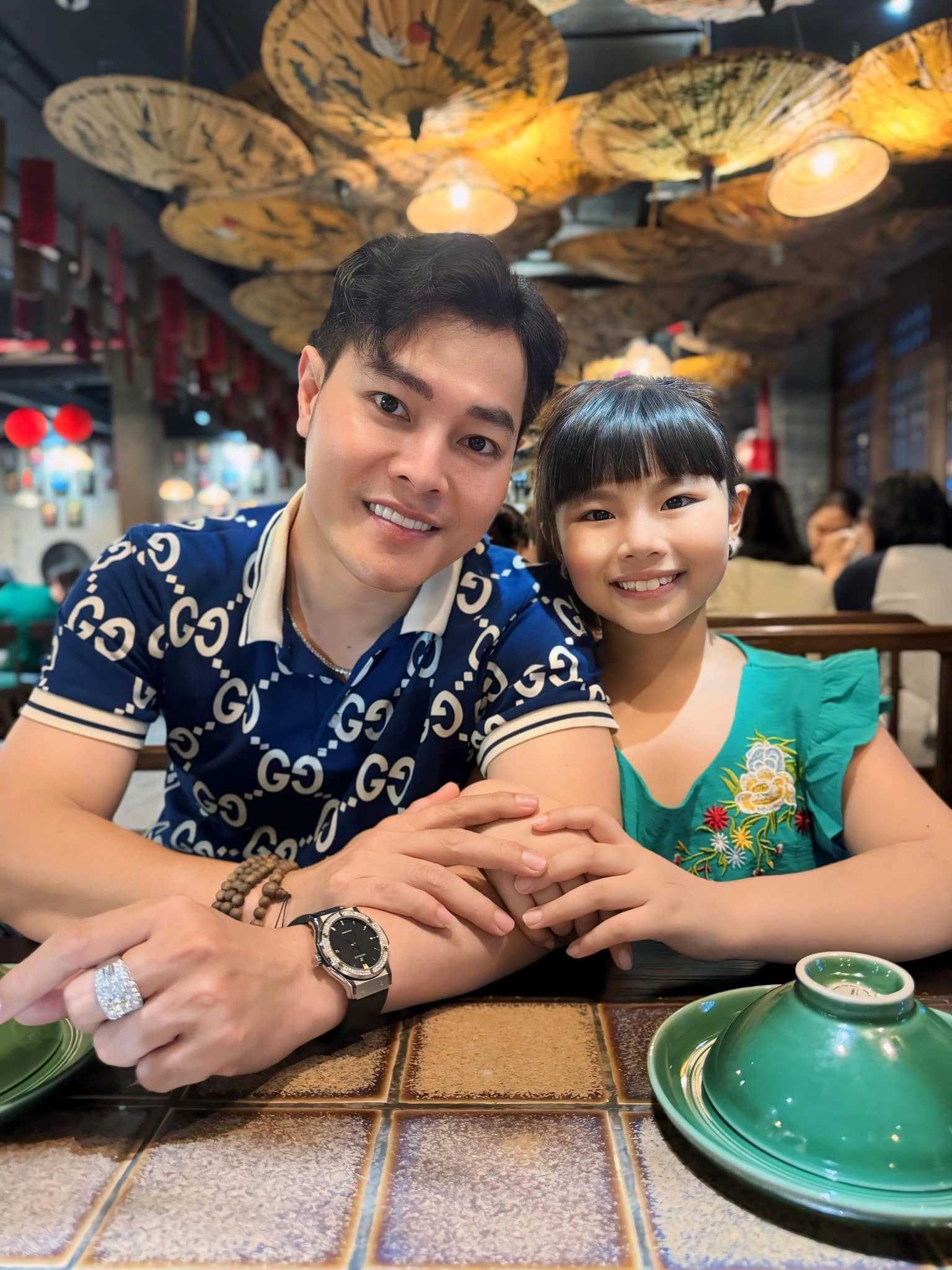 Ca sĩ Nhật Minh cho biết con gái sẽ sống với mẹ.