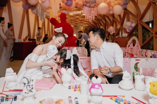 Con gái Trường Giang - Nhã Phương catwalk 15 giây, netizen xem xong chốt ngay 1 câu!- Ảnh 2.