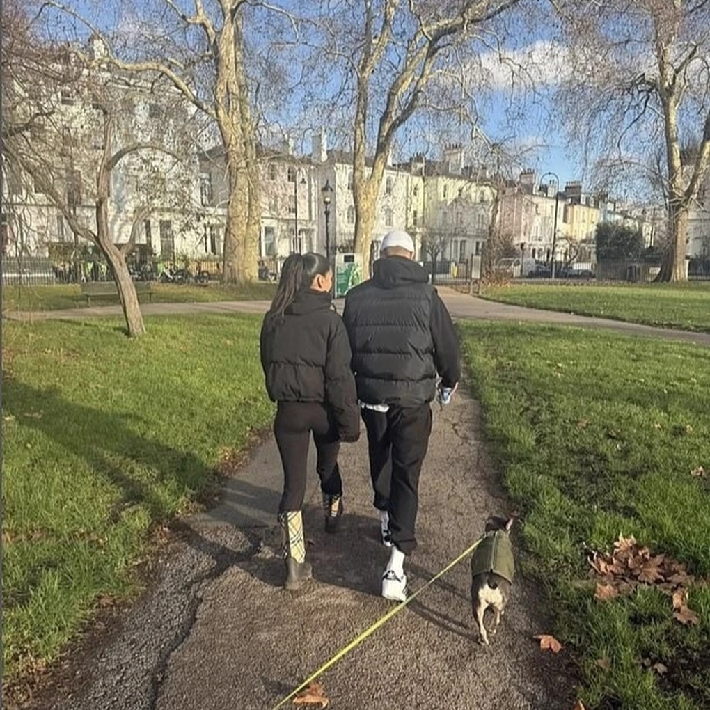 Con trai nhà Beckham mê mẩn bạn gái hơn 3 tuổi - 1