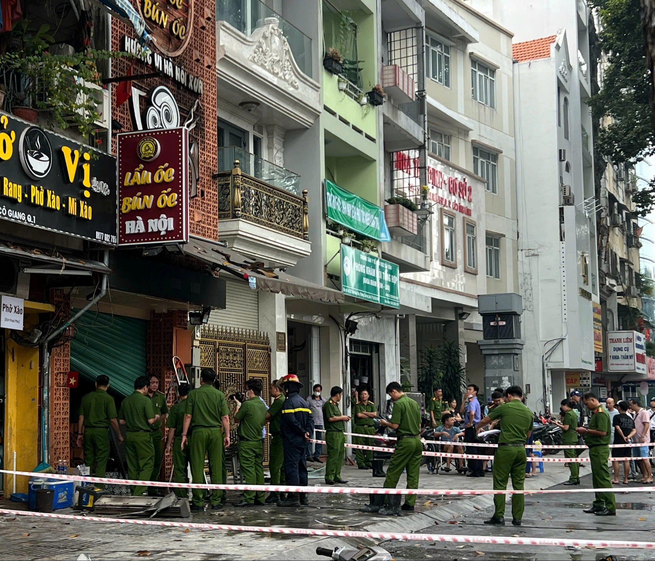 Công an TP.HCM cảnh báo nguy cơ cháy nổ đặc biệt cao tại nhà ở kết hợp kinh doanh- Ảnh 2. Công an TP.HCM cảnh báo nguy cơ cháy nổ đặc biệt cao tại nhà ở kết hợp kinh doanh- Ảnh 2.