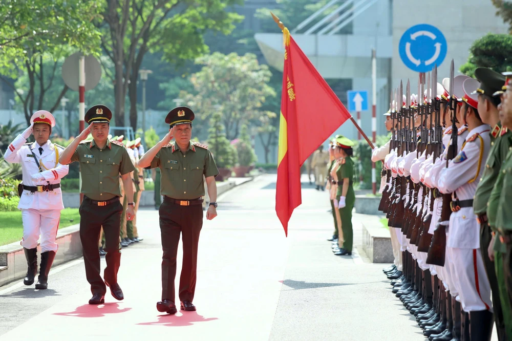 Đại tướng Lương Tam Quang, Bộ trưởng Bộ Công an tham dự hội nghị ở Công an TP.HCM. Ảnh: CA bo-truong-luong-tam-quang-cong-an-tp-hcm-phai-tro-thanh-diem-sang-cua-cong-an-ca-nuoc (2).jpg