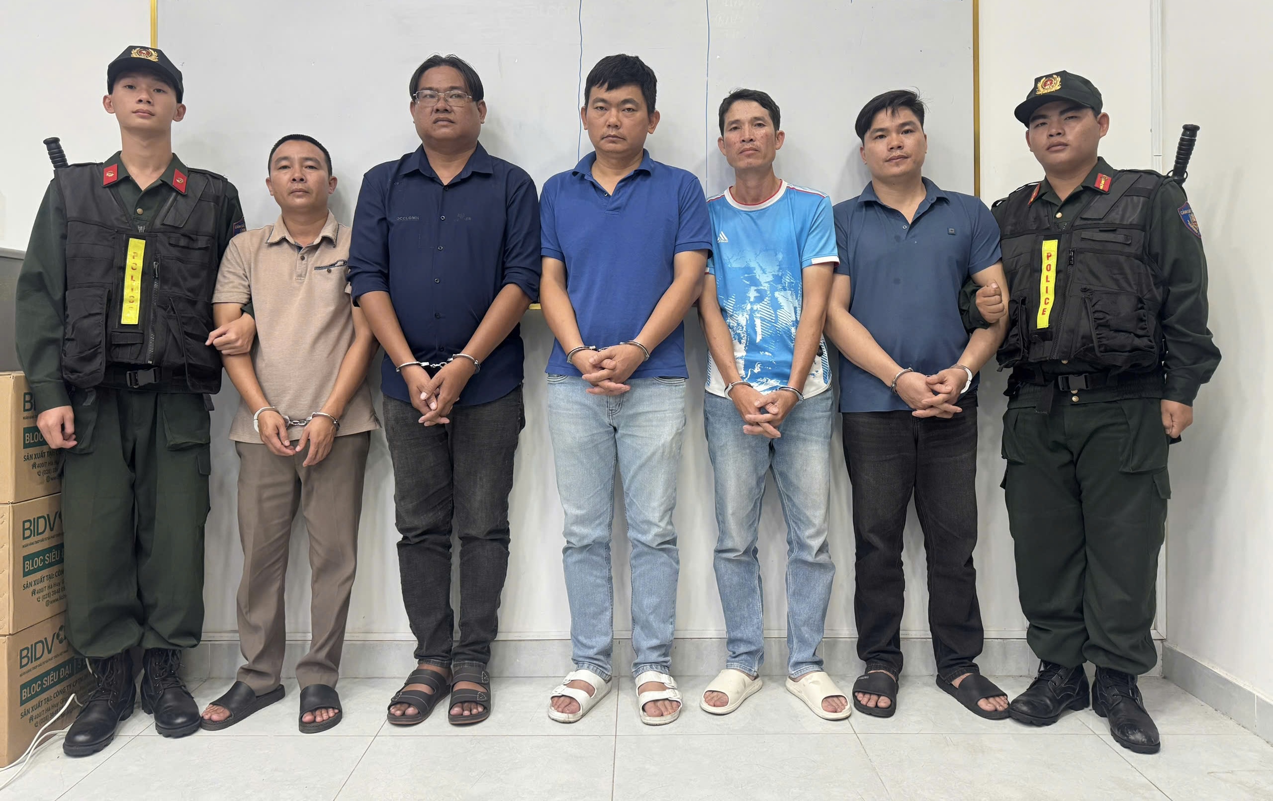 Công an TP.HCM triệt phá vụ vận chuyển 650 tấn khoáng sản lậu ra nước ngoài 1 Công an TP.HCM triệt phá đường dây xuất khẩu trái phép 650 tấn khoáng sản - Ảnh 1.