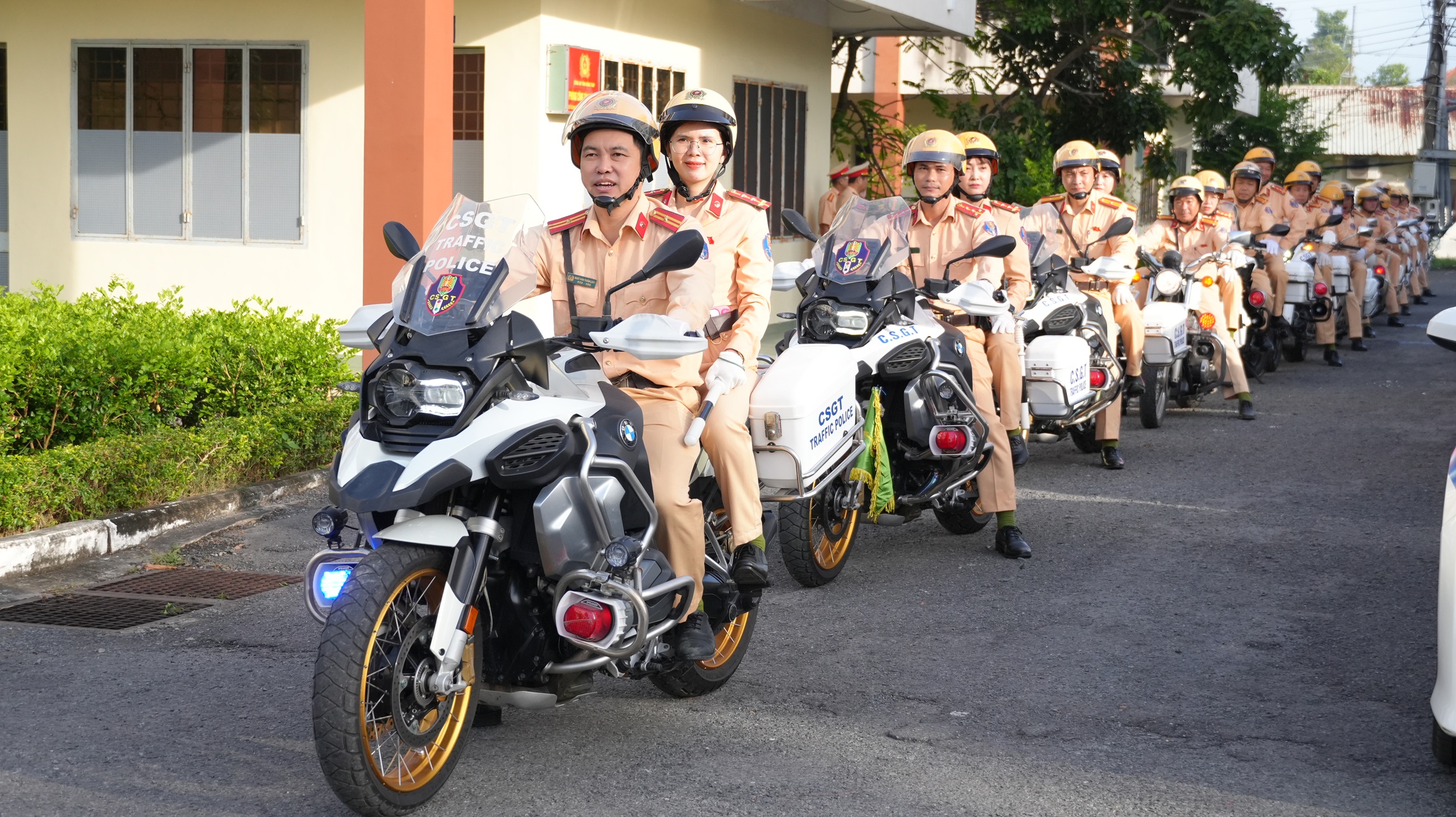 Công an các tỉnh miền Tây ra quân cao điểm tấn công, trấn áp tội phạm 1 Công an các tỉnh miền Tây ra quân cao điểm tấn công, trấn áp tội phạm - Ảnh 1.