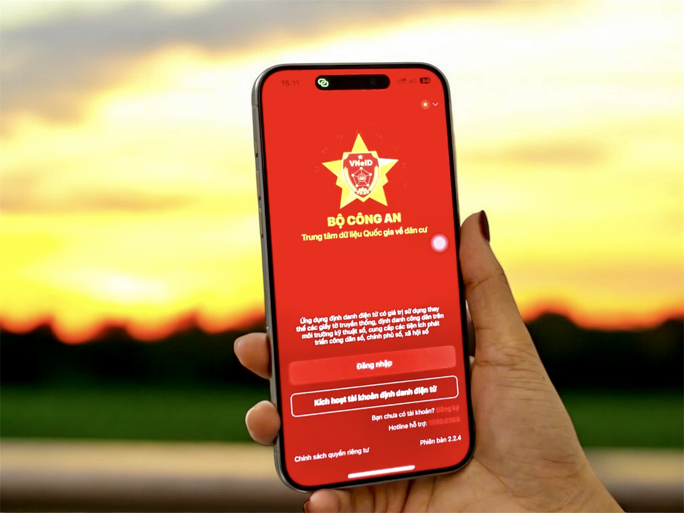 Công an lý giải việc phạt 750.000 đồng vì chưa đăng ký thường trú cho trẻ 1 VNeID - Ảnh 1.