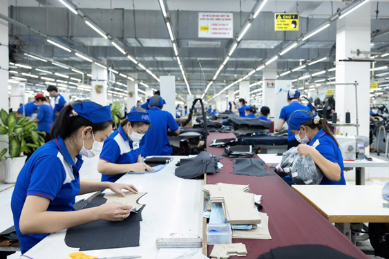 Công bố thưởng Tết sớm, người lao động an tâm - Ảnh 1. Công bố thưởng Tết sớm, người lao động an tâm - Ảnh 1.