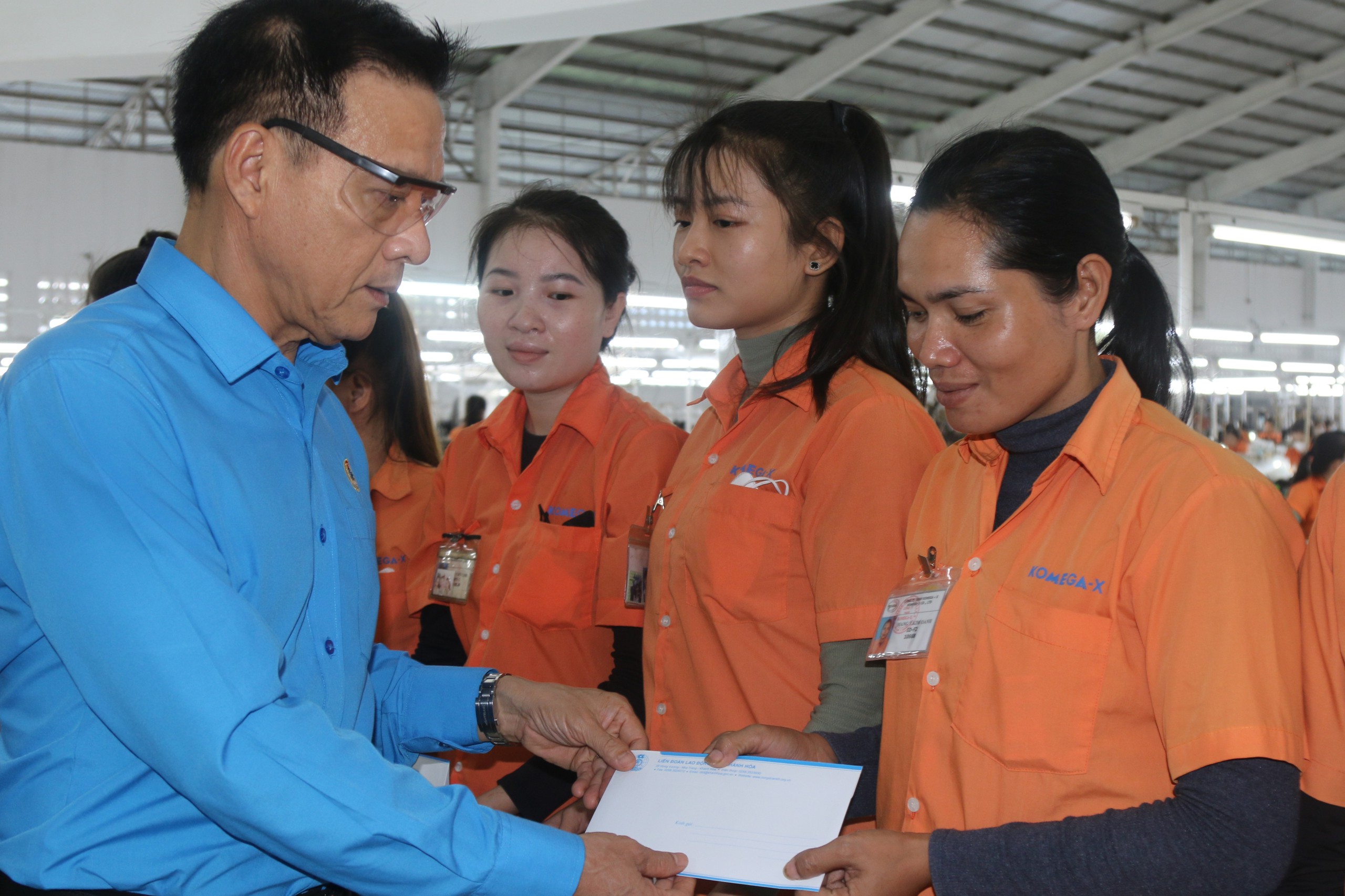 Công đoàn đồng hành cùng người lao động Khánh Hòa trong kỷ nguyên mới - Ảnh 1.