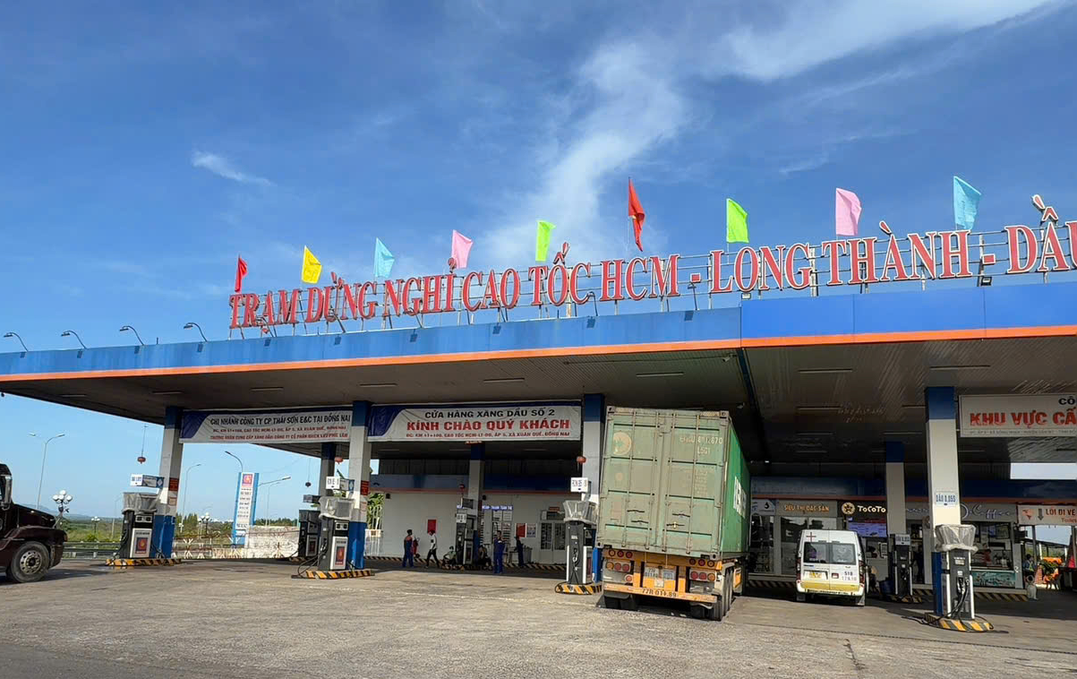 Công ty Châu Thành đã tháo thông báo ngưng bán xăng dầu trên cao tốc TP.HCM - Long Thành - Dầu Giây - Ảnh 1.