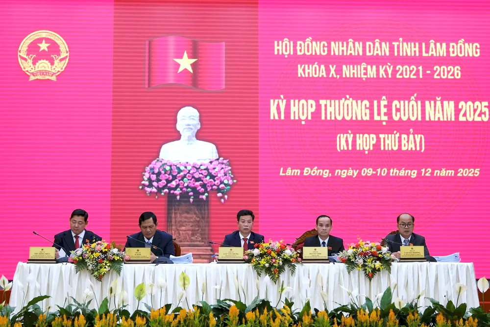 Chủ tọa kỳ họp. Ảnh BLĐ. qui trình xả lũ