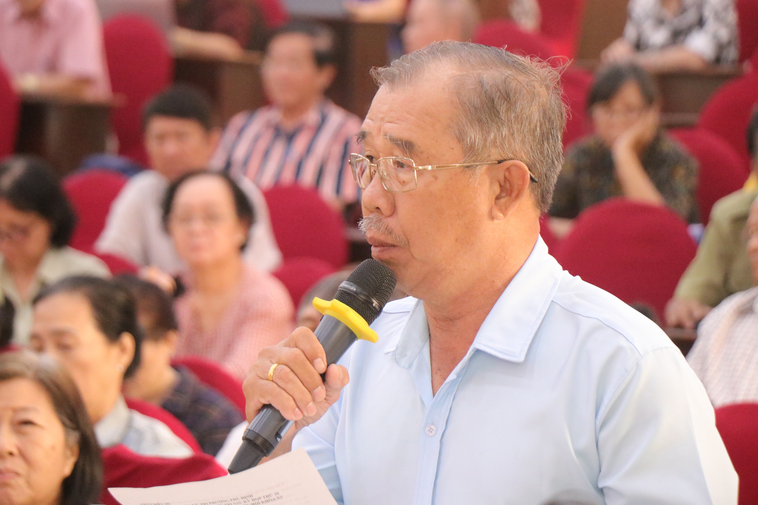 Cử tri TP.HCM chất vấn tính mạng người dân có bị đặt sau lợi ích thủy điện? - Ảnh 1.