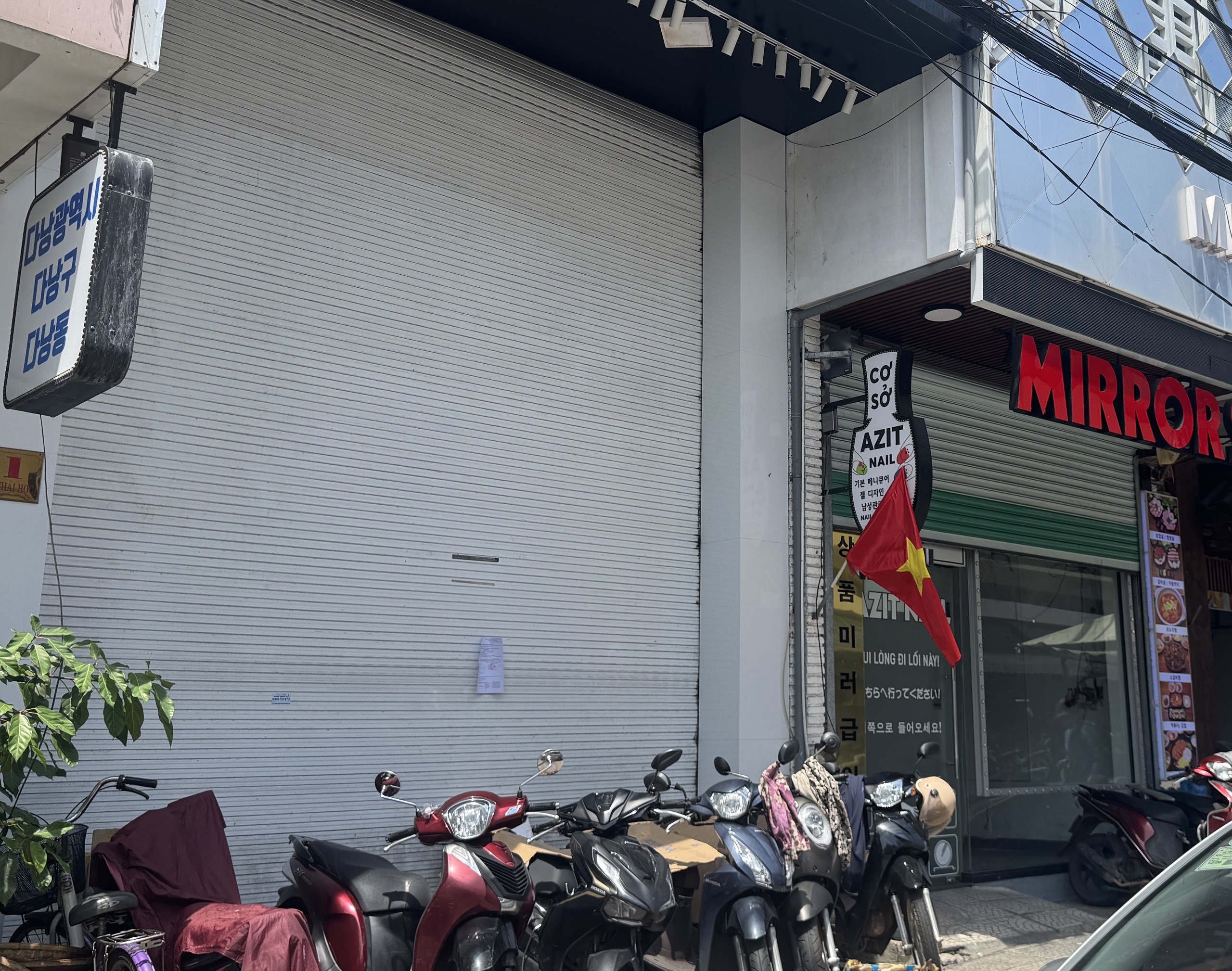 Cảnh tượng khó tin tại tuyến phố du lịch Đà Nẵng: Cửa hàng đồng loạt 