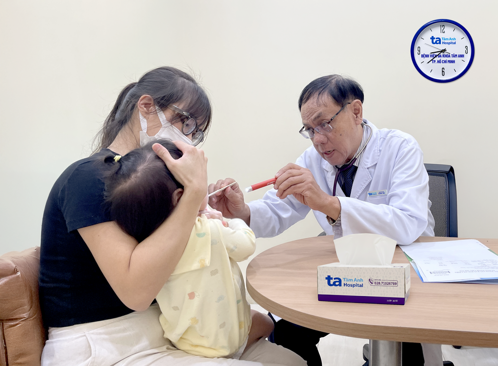 Cúm A tăng cao: Tiêm vaccine thế nào để an toàn cho trẻ và người lớn? - 2