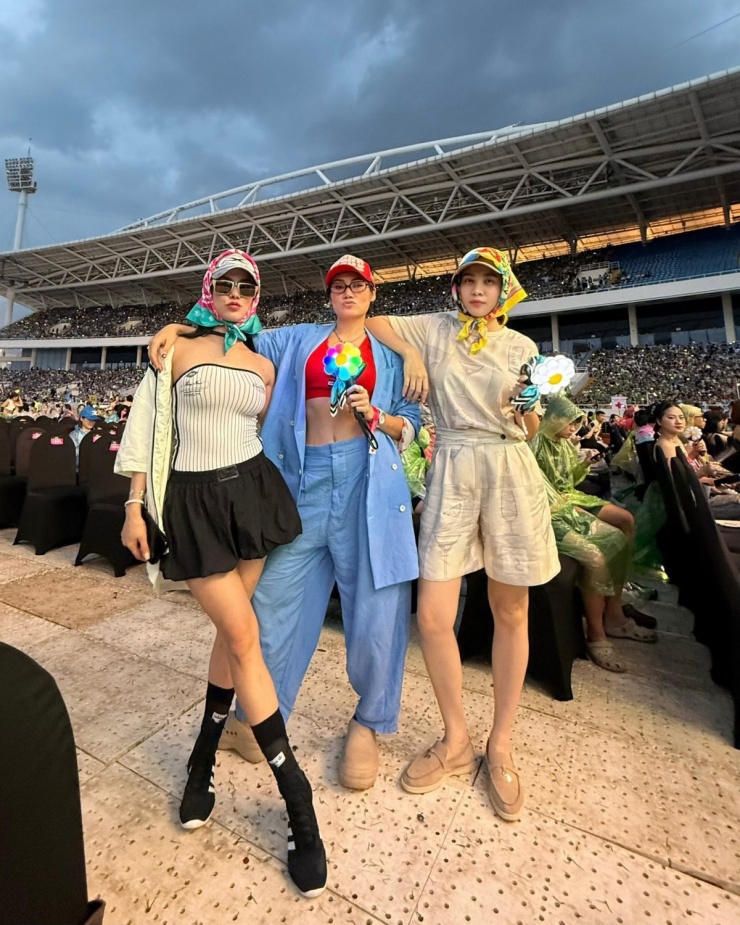 Cuộc đua phong cách của sao Việt khi đi concert năm 2025 - 1