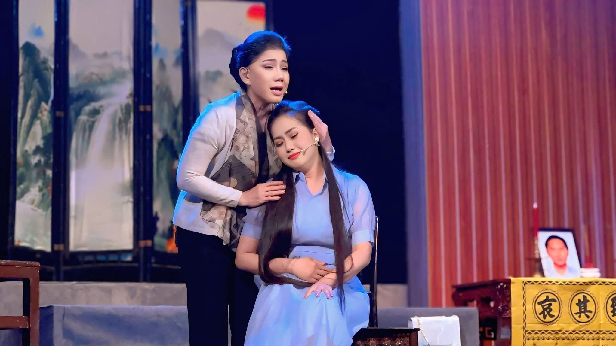 Cuộc sống của NSND Phượng Loan ở tuổi 59 - Ảnh 2.