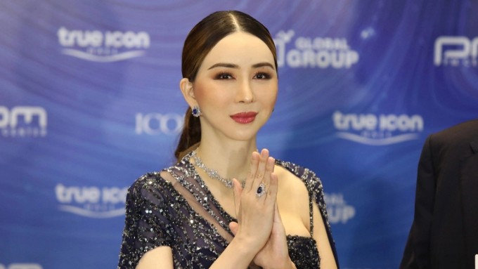 Doanh nhân chuyển giới Anne Jakrajutatip - cựu CEO Miss Universe.