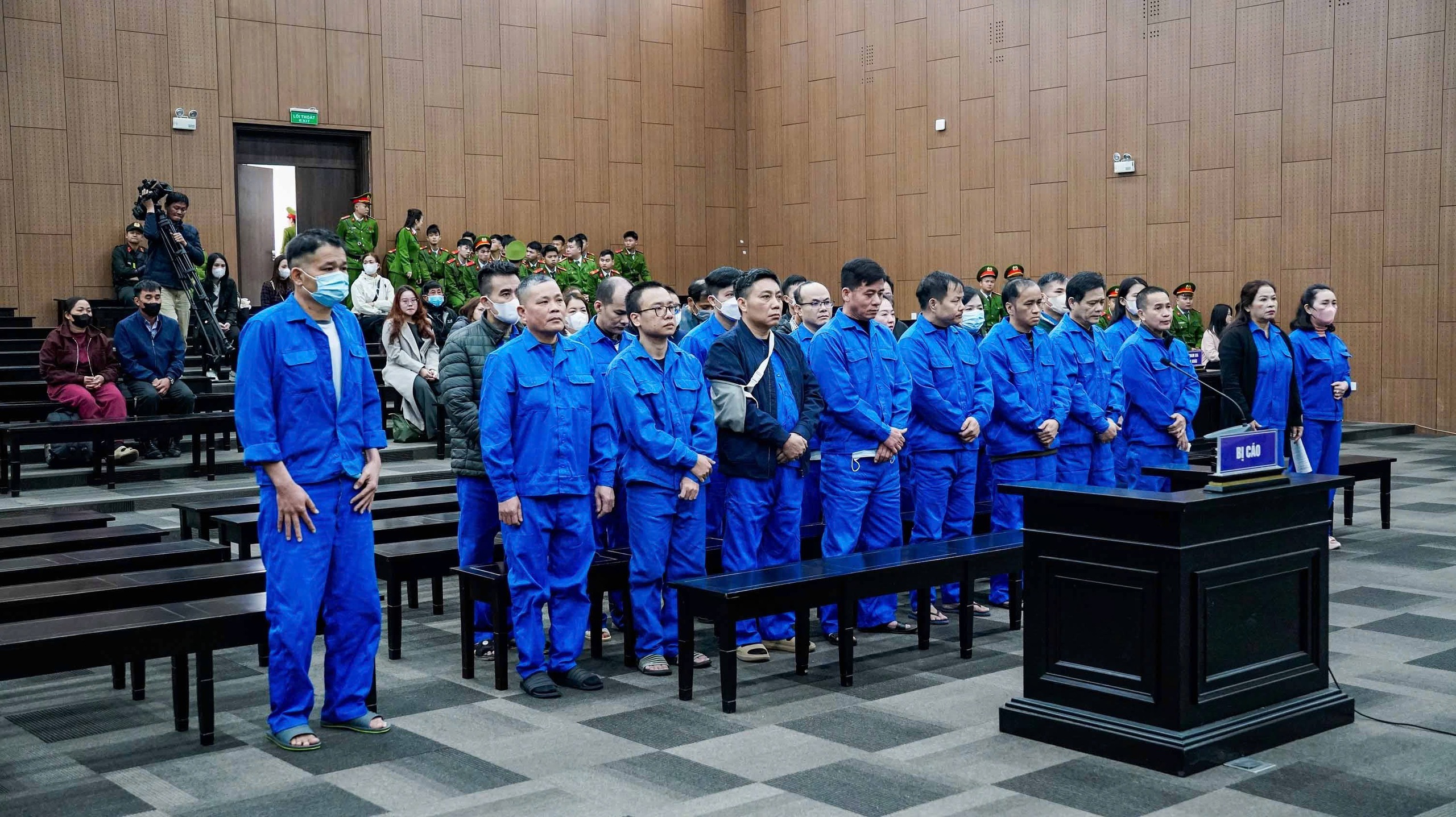 Cựu Phó chánh án TAND cấp cao tại Đà Nẵng phủ nhận cầm tiền để xử sai- Ảnh 1.