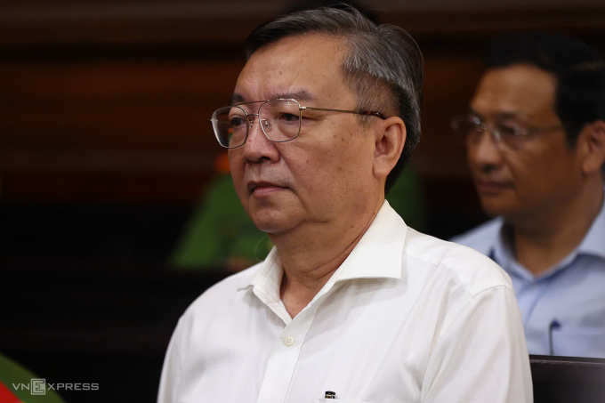 Ông Lê Hồng Sơn tại tòa. Ảnh: Trần Quỳnh