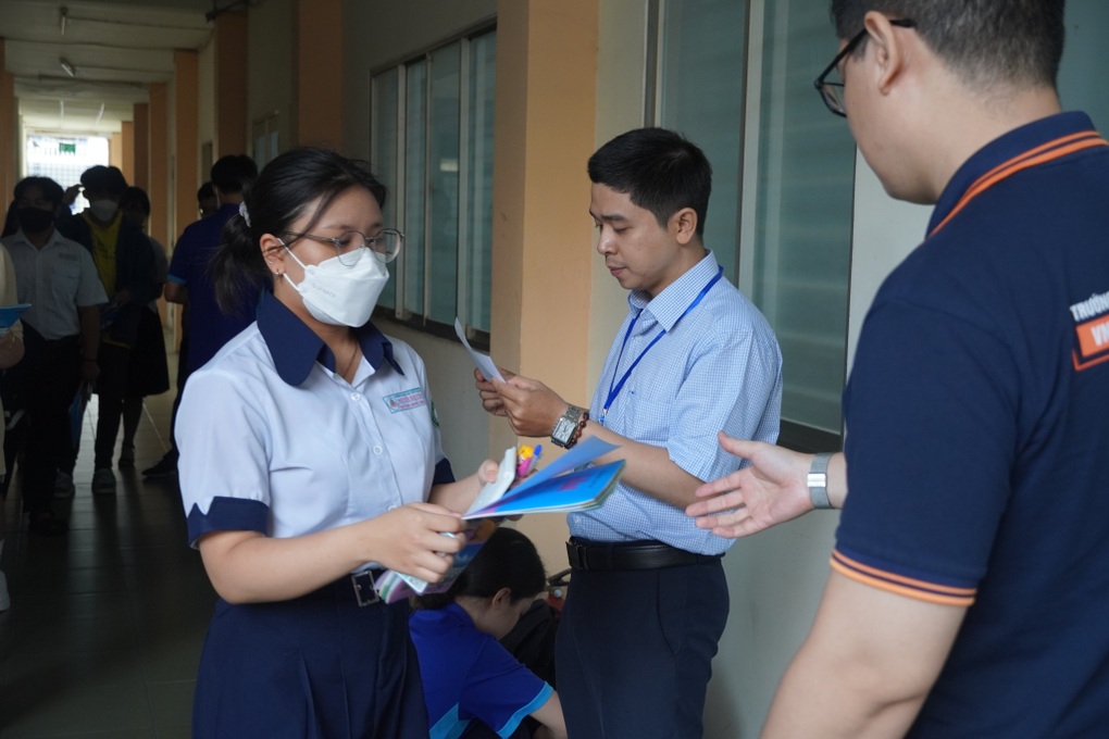 ĐHQG TPHCM không bắt buộc thi đánh giá năng lực nhưng sẽ tính trọng số - 1