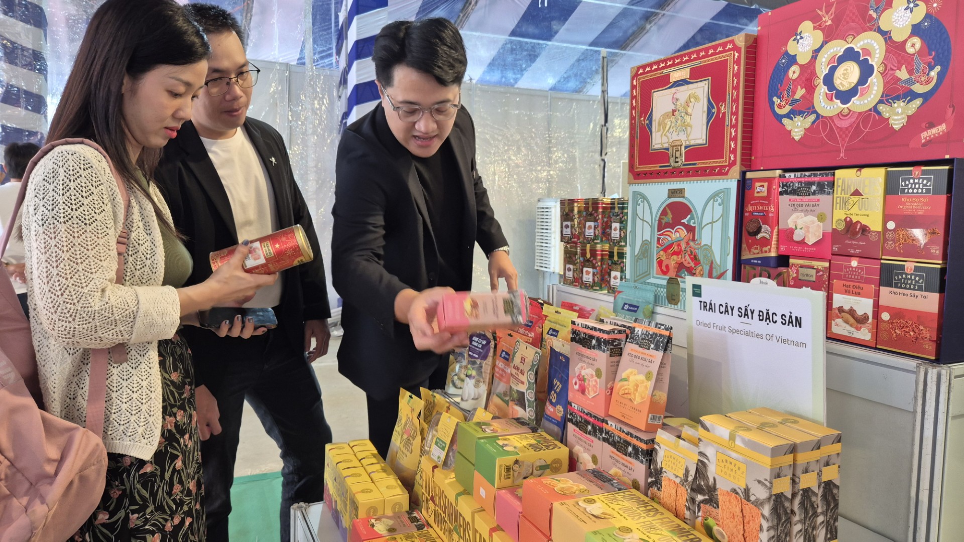 Đặc sản vùng miền vào mùa Tết - Ảnh 1.