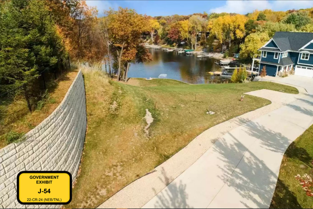 Từ bữa ăn của trẻ em nghèo đến siêu xe, biệt thự, kỳ nghỉ xa hoa: Đại án lật mặt đường dây Từ bữa ăn của trẻ em nghèo đến siêu xe, biệt thự, kỳ nghỉ xa hoa: Đại án lật mặt đường dây