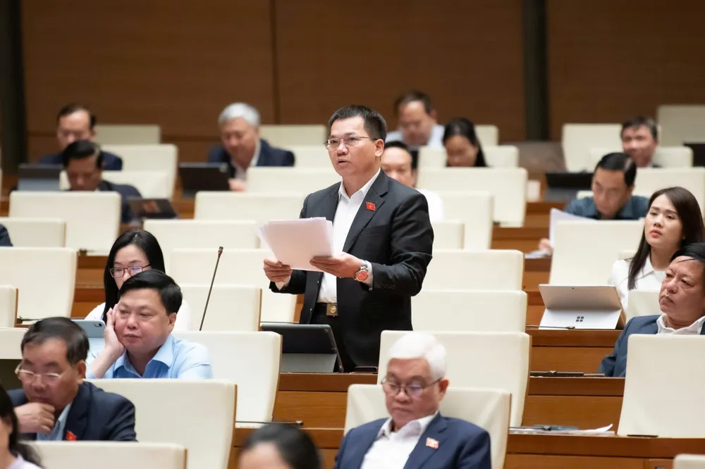 ĐBQH Dương Khắc Mai - Lâm Đồng. Ảnh: QH 202512081629520857_z7305327298723_e3f683a23559632de3801d00e2f17a1a.jpg