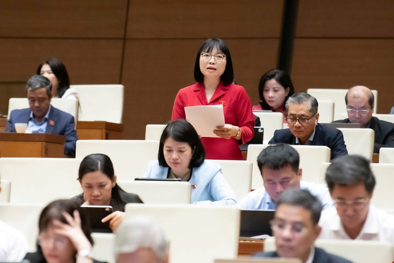 Đại biểu Quốc hội đề nghị tổ chức lại thị trường vàng và lập sàn giao dịch - Ảnh 1.