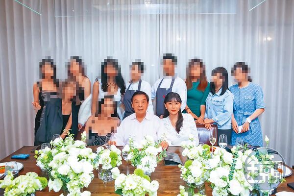 Đại gia bao nuôi bạn gái 10 năm nhưng cuối cùng lại tuột mất mỹ nhân 1 cách ly kỳ và tiếc nuối- Ảnh 1.