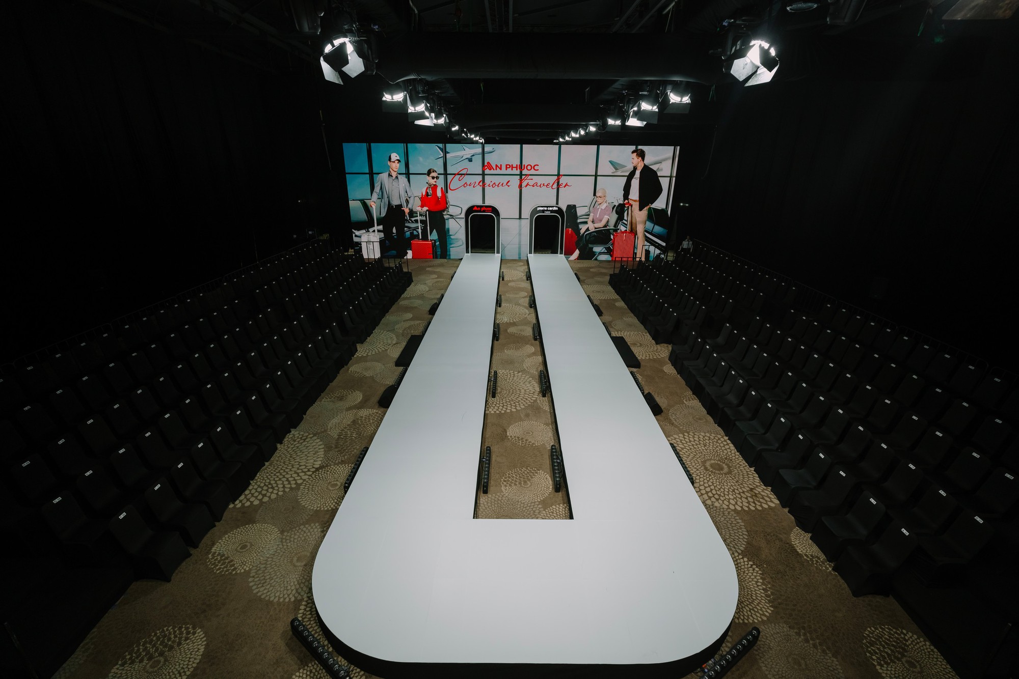 Dàn sao đến sự kiện thời trang của An Phước: Á hậu Phương Anh, người mẫu Mạc Trung Kiên nổi bật giữa dàn model- Ảnh 1.