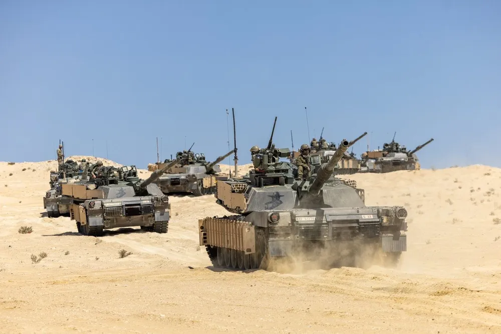 Những chiếc xe tăng Abrams của Mỹ. Ảnh: Joseph Kumzak/US ARMY xe tăng Mỹ.jpg