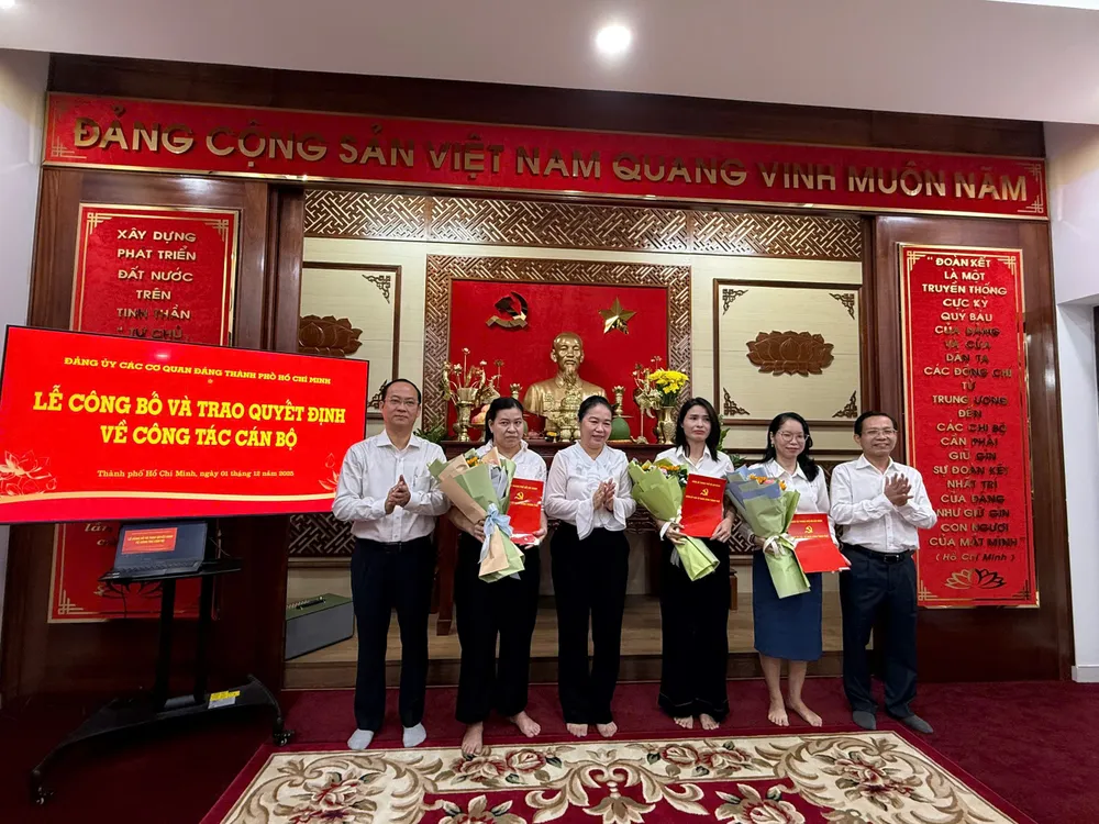 Đảng ủy các cơ quan Đảng TP.HCM có quyết định về công tác nhân sự, luân chuyển cán bộ về địa phương-cong-tac-can-bo-dang-uy-cac-co-quan-dang-tphcm (2)@.jpg