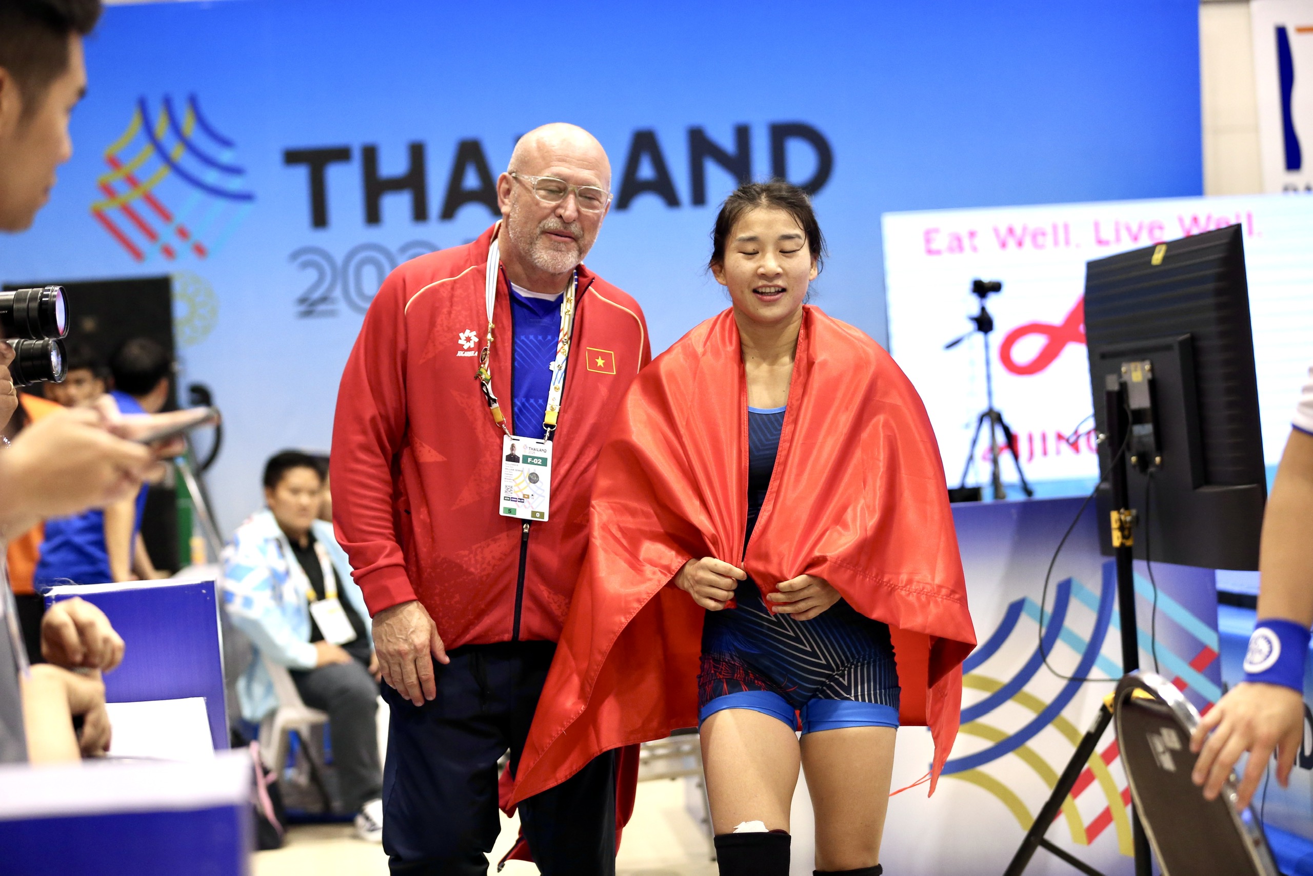 3 chị em ruột bùng nổ, đoạt 3 HCV môn vật: Dành tặng bố đang bị bệnh hiểm nghèo- Ảnh 1. 3 chị em ruột bùng nổ, đoạt 3 HCV môn vật: Dành tặng bố đang bị bệnh hiểm nghèo- Ảnh 1.