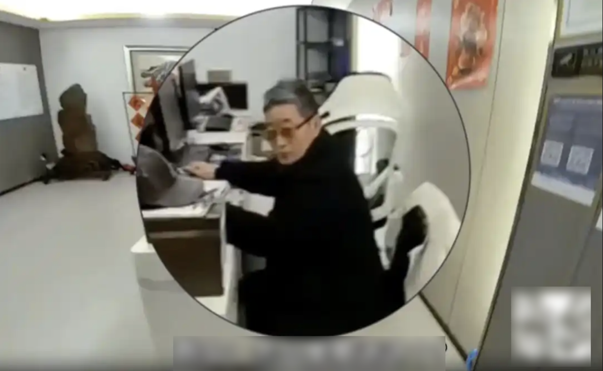 Đặt đồ ăn nhưng người giao hàng tới là cảnh sát, vị khách thót tim khi nghe sự thật về anh shipper- Ảnh 1. Đặt đồ ăn nhưng người giao hàng tới là cảnh sát, vị khách thót tim khi nghe sự thật về anh shipper- Ảnh 1.